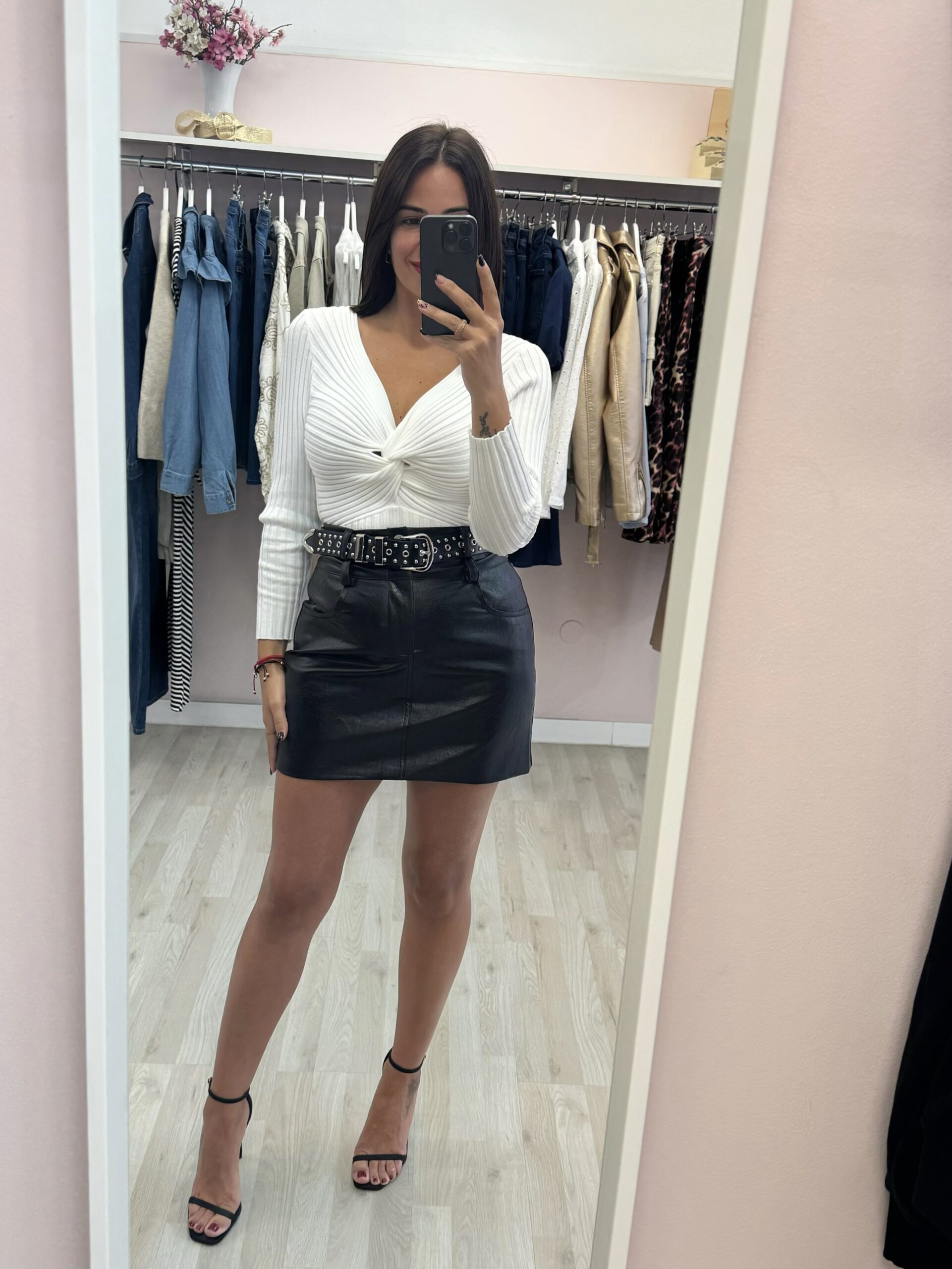 Falda efecto piel cinto