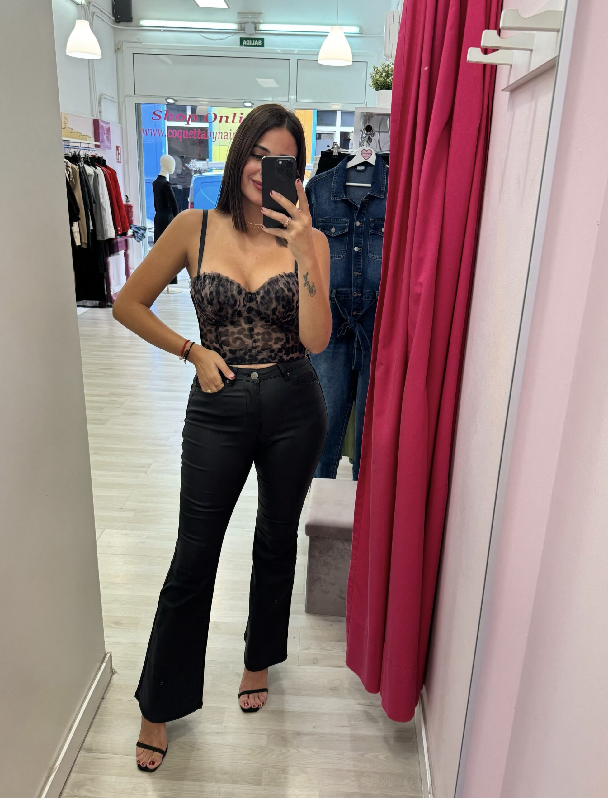 Pantalón encerado negro